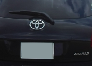 toyota-auris-emblem-rear.jpg